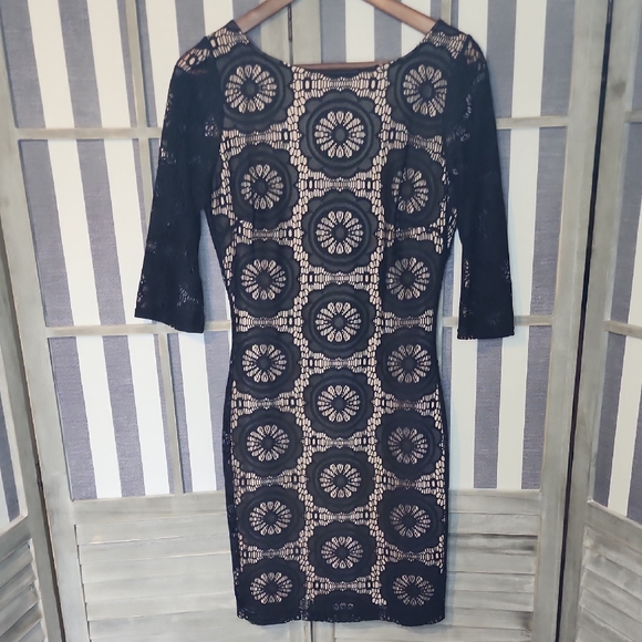 Elegant Black Lace Dress - Picture 1 of 5